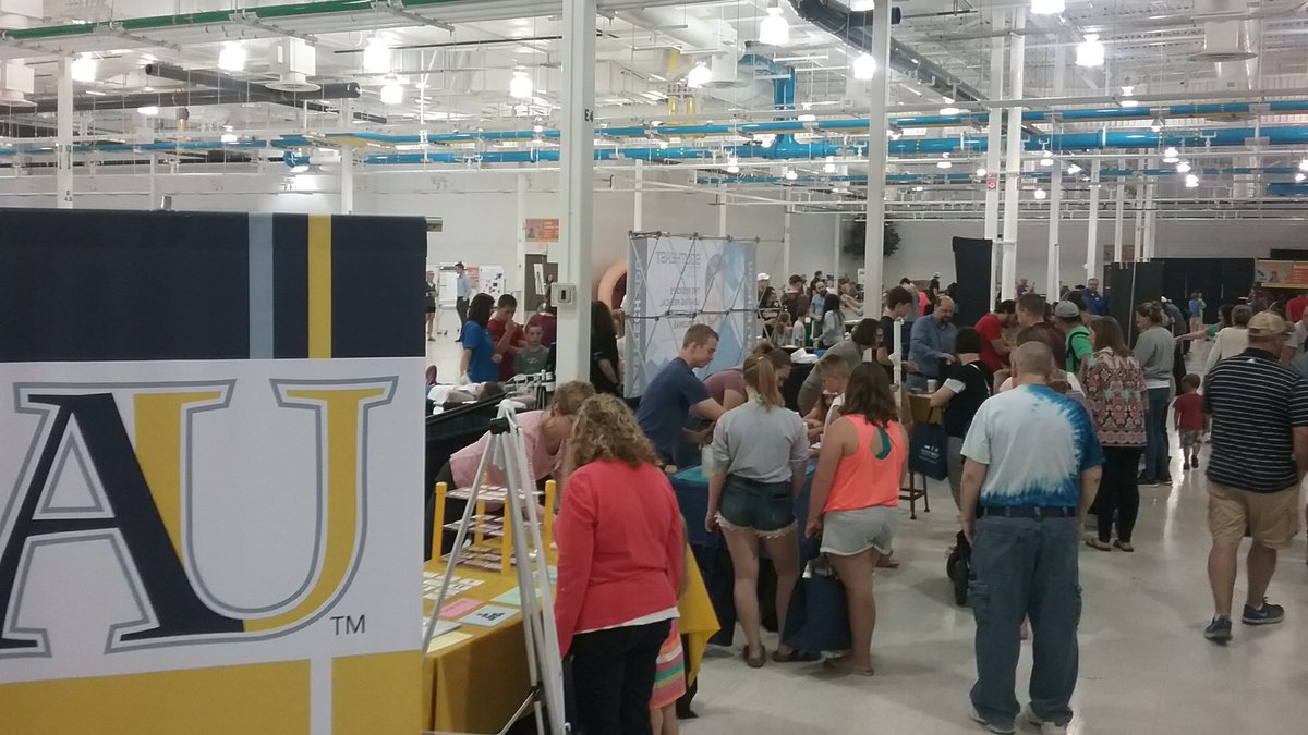 augiechem's tweet photo. We are having a great time at #SDScienceFest here @SanfordResearch. Come join us! https://t.co/MB52DZjnRd