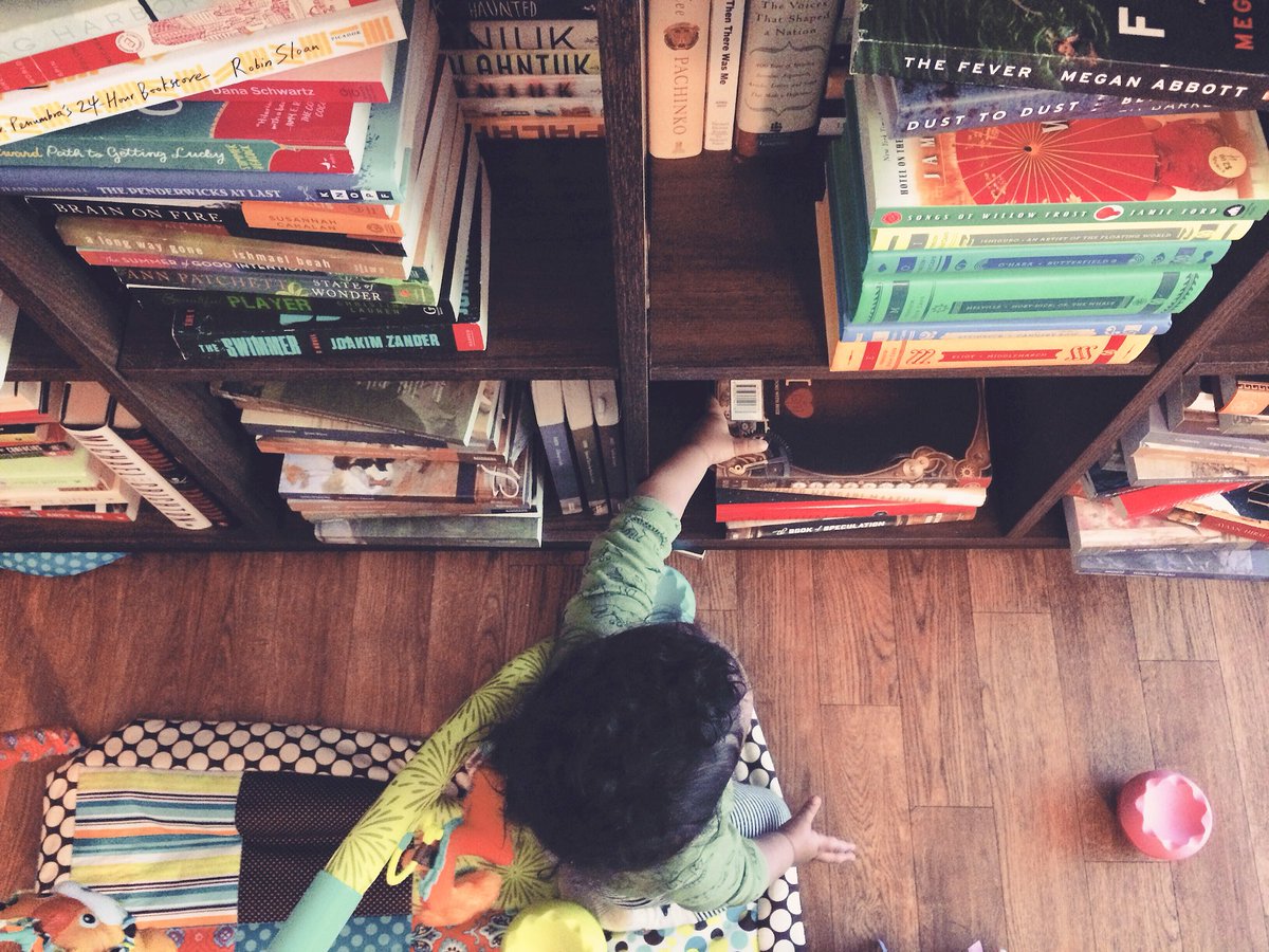 ericsmithrocks's tweet photo. The baby keeps grabbing books to help himself stand up.

Something about that just feels so right. ❤ https://t.co/4GtN0UD6S7