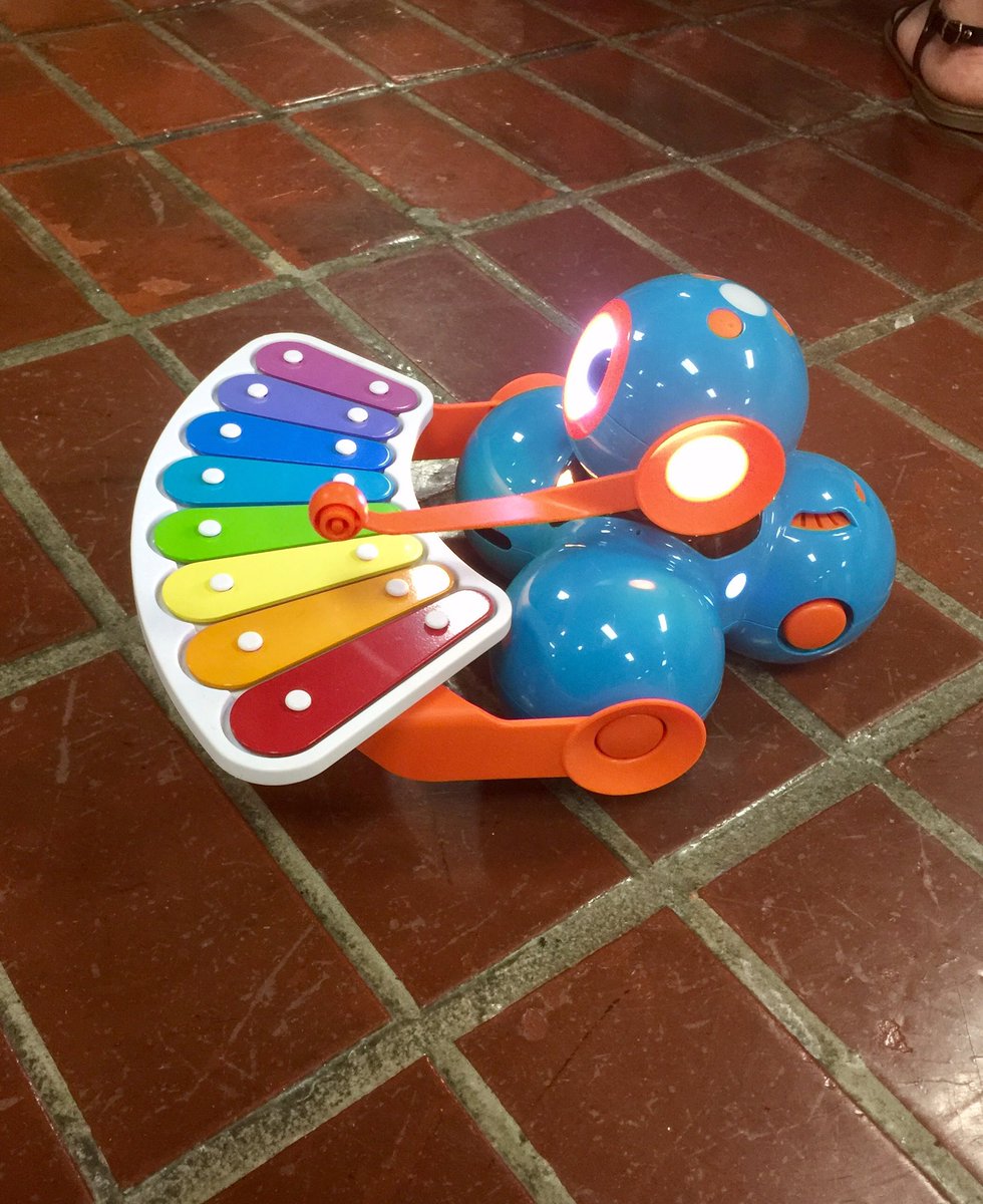 EdcampHachie's tweet photo. Wonder Workshop...meet Dash! #edcamphachie18 https://t.co/cjzTlPF54t