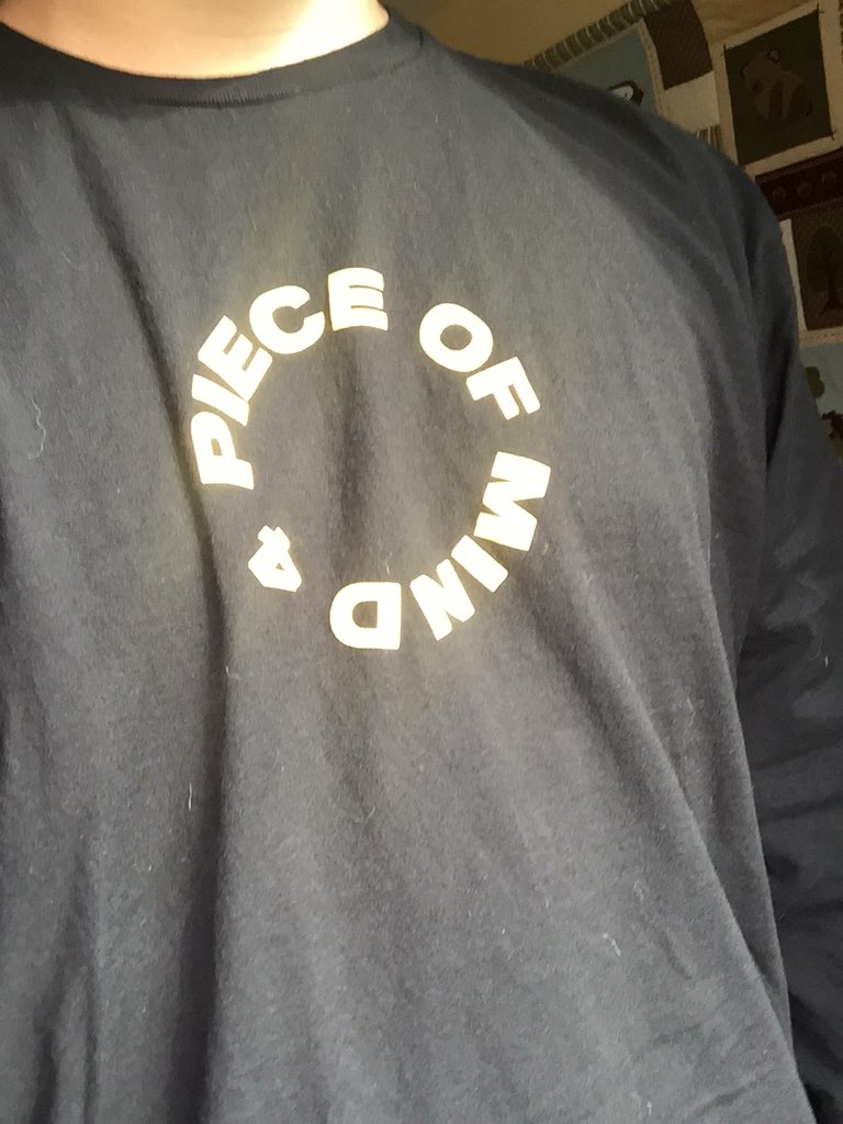 MichaelHadley15's tweet photo. I graduate today and im wearing this under my gown. Gotta let people know i mean it. #POM4 #TEAMWITT https://t.co/otdWbTzDOw