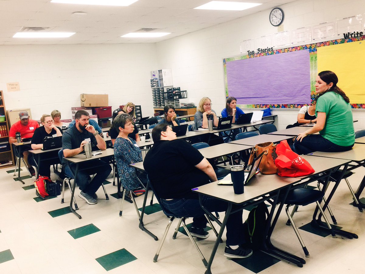 EdcampHachie's tweet photo. Google in the Classroom! #edcamphachie18 https://t.co/GJHOBx3g61