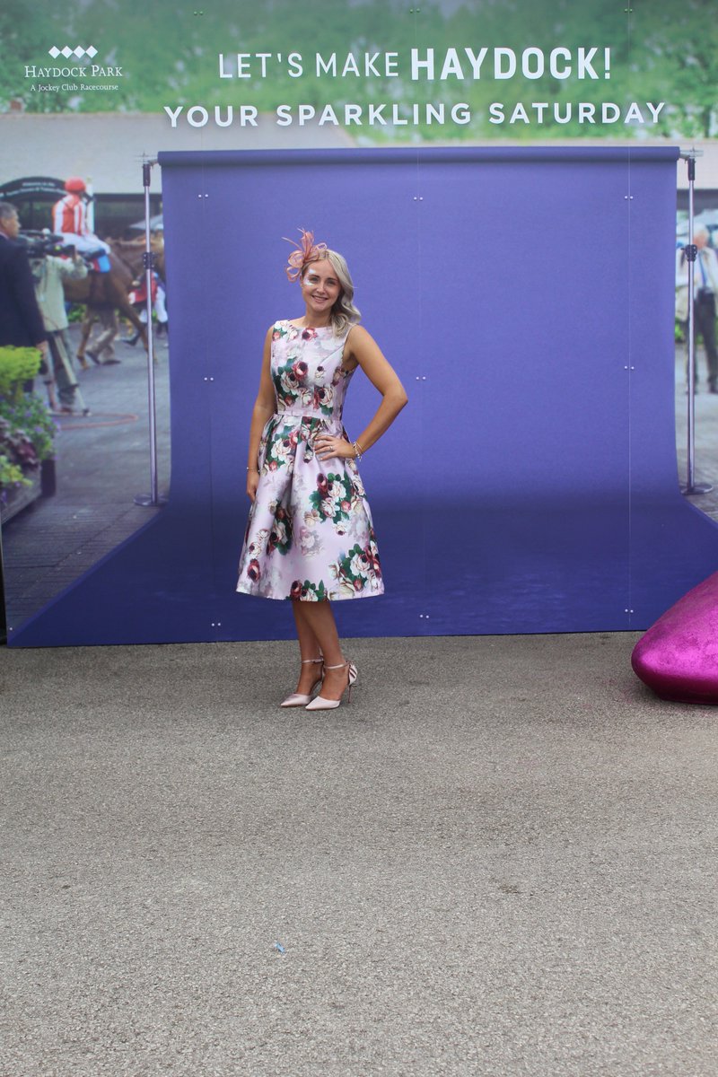 haydockraces's tweet photo. Our fantastic Sparkling Saturday Style Competition winner is Heidi Kurjan
#FizzAndFun #HaydockRaces https://t.co/o0OcJ7LU2Q