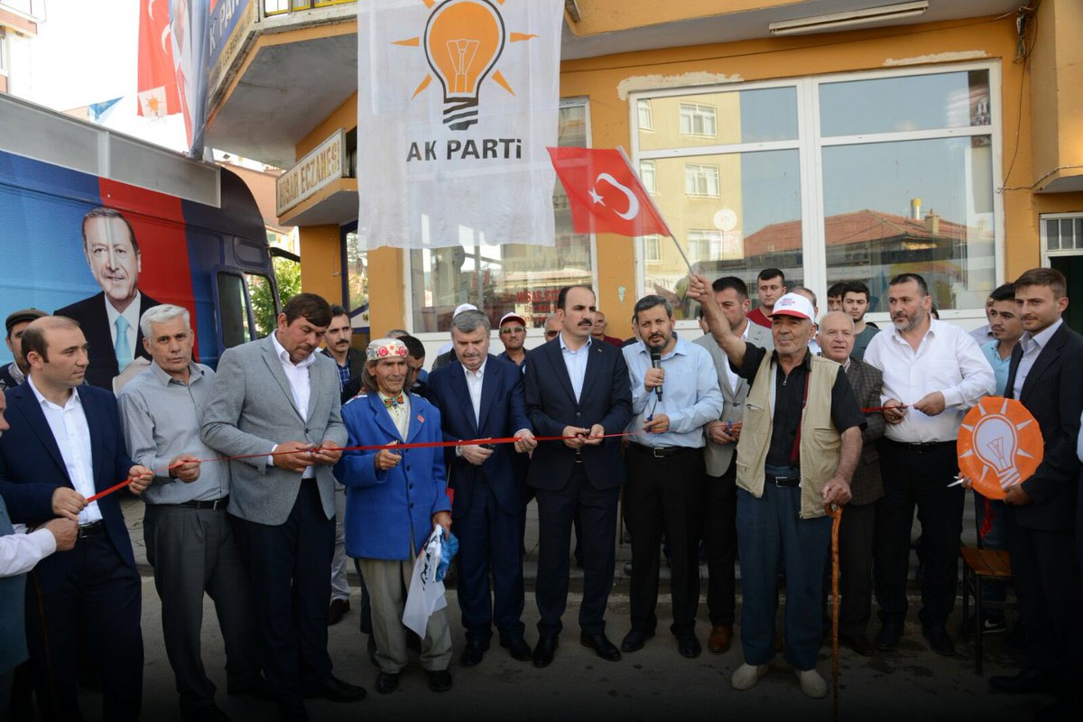 u_ibrahim_altay's tweet photo. Doğanhisar’da hemşehrilerimizle beraber olduk, hal-hatırlarını sorup dualarını aldık. Doğanhisarımız ve Doğanhisarlı kardeşlerim her zaman olduğu gibi vatanına, milletine sahip çıkma sözü verdiler. Teşekkür ediyorum. 
#VakitKonyaVakti 
#VakitTürkiyeVakti https://t.co/2FIOWWCNWQ