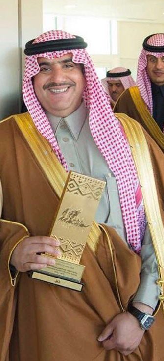 شخصيتنا الليله شخصيه محبوبه وفي فتره وجيزه منذ دخوله لهذه الرياضه قدم الكثير والكثير لهذه الرياضه ومثل المملكه خير تمثيل وصاحب سيف مهرجان المؤسس وهو الشيخ خالد بن فيصل بن شريم المري بيض الله وجه ووجيهكم مهما قلنا عنه فلن نوفيه حقه 

#شخصيات_خدمت_الهجن