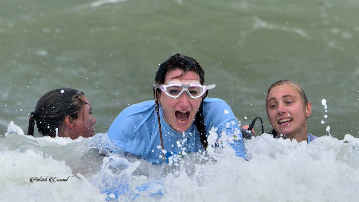 SeeSurf33's tweet image. 1ère journée See Surf 2018 :  De l'émotion à l'état pur !

Plus de 60 SeeSurfeurs &amp;amp; nos super bénévoles dans les vagues de @villelacanau dimanche dernier. Merci !!!
RDV le 2 juillet !

#dv #SeeSurf #malvoyant #nonvoyant #surf #BlindSurf