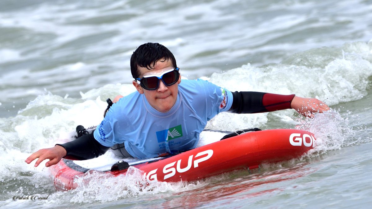 SeeSurf33's tweet image. 1ère journée See Surf 2018 :  De l'émotion à l'état pur !

Plus de 60 SeeSurfeurs &amp;amp; nos super bénévoles dans les vagues de @villelacanau dimanche dernier. Merci !!!
RDV le 2 juillet !

#dv #SeeSurf #malvoyant #nonvoyant #surf #BlindSurf