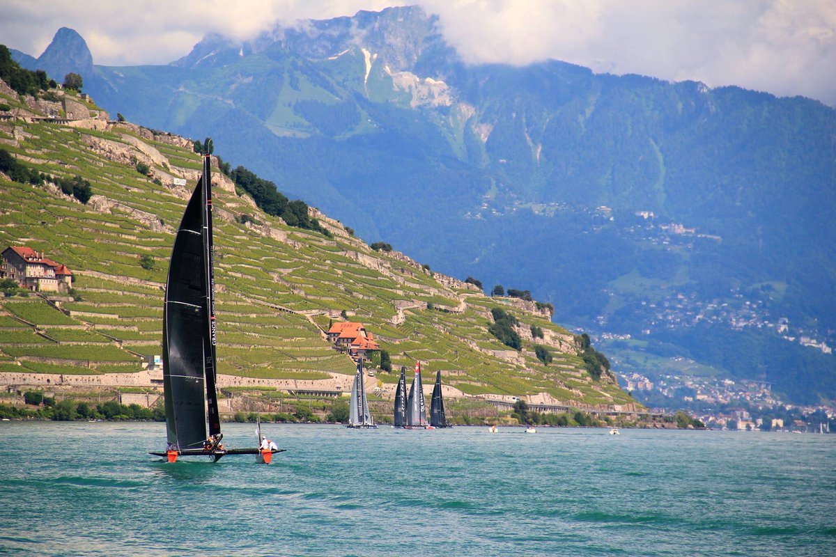 Cygril's tweet image. C’est pas le vent qui a poussé les D35 vers le #dezaley #lavaux , c’est sûrement le panorama... #BOM18 (📷 Cédric Potterat et @jcschwaab ) #myvaud #inlovewithswitzerland