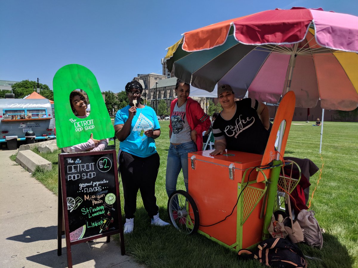 DetroitPopShop's tweet photo. Check out the Pop Shop for some cold treats at the WSU Farmers Market every Wednesday. We are also at the Eastern Market every Saturday! #detroitfoodacademy #dfa #youthleadership #youthinthekitchen #youthinbusiness #detroit #313 #food #popshop https://t.co/OF68zvC5QN