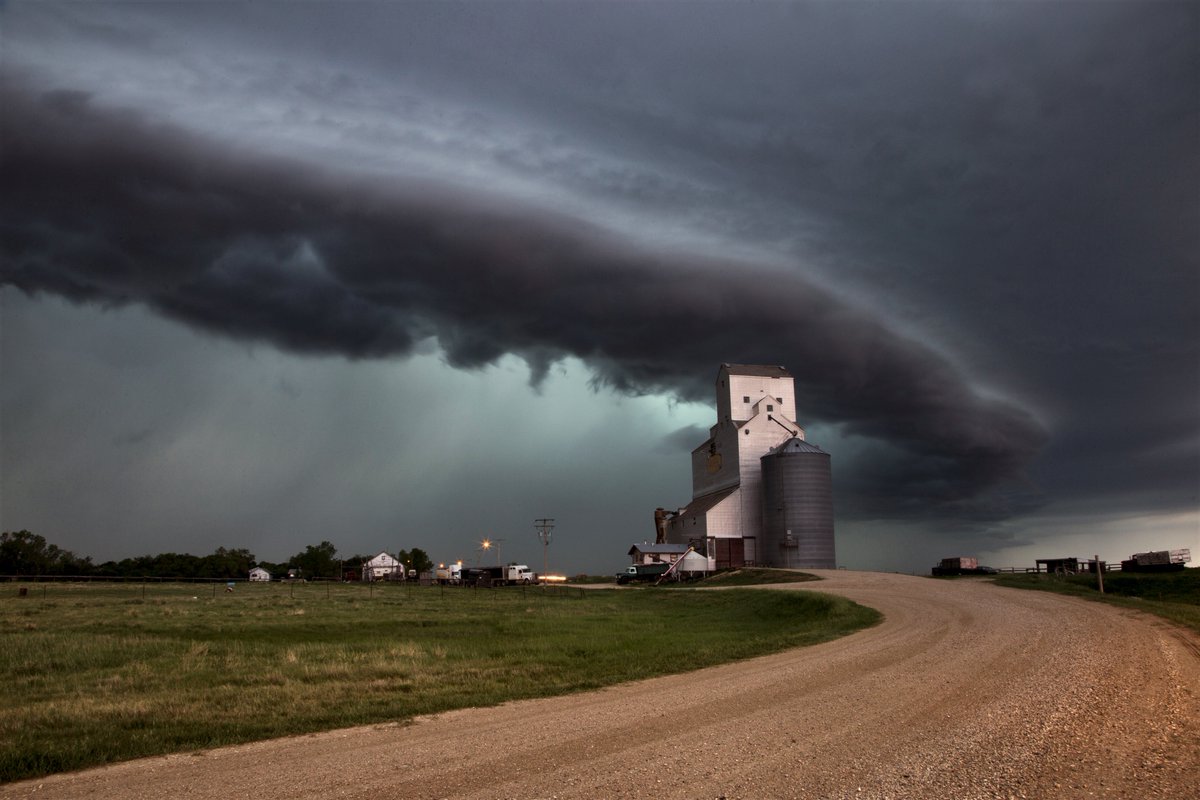 Crane Valley Thursday  <a href="/Saskatchewan/">Tourism Saskatchewan</a>  #LandofLivingSkies #photography <a href="/weatherchannel/">The Weather Channel</a> #YourSask @TiffanyGlobal <a href="/StormHour/">#StormHour</a> #nature #skstorm #Landscape #NaturePhotography #exploresask <a href="/CanGeo/">Canadian Geographic</a>  #sharecangeo <a href="/weathernetwork/">The Weather Network</a> #prairiesnorth #ShareYourWeather