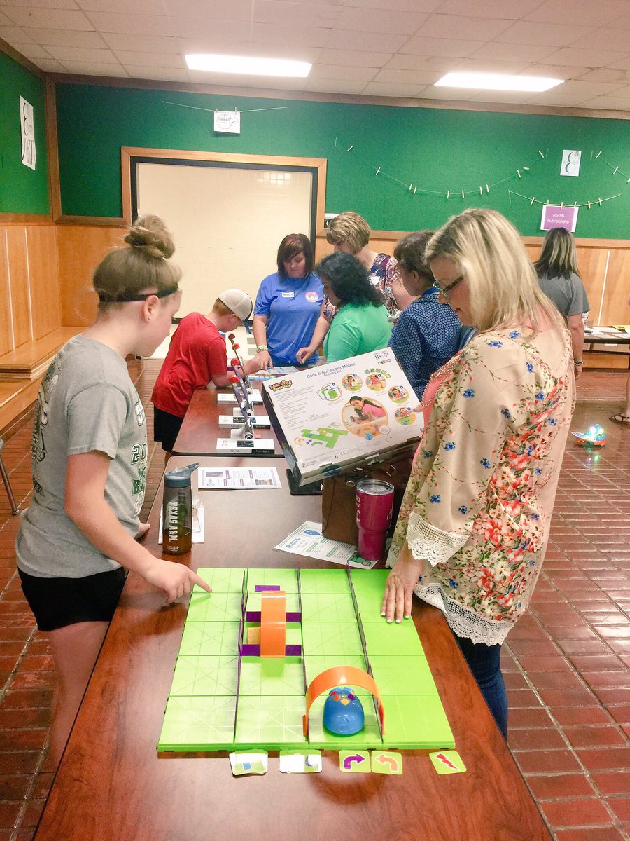 EdcampHachie's tweet photo. Great things happening at Digital Playground! #edcamphachie18 https://t.co/ZXDoUEymql