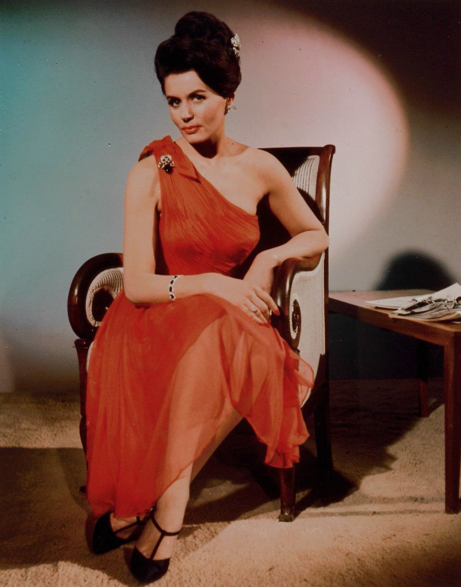 Uzivatel Francesc Sirvent Na Twitteru In Memoriam Eunice Elizabeth Sargaison Mas Conocida Como Eunice Gayson 17 03 1928 08 06 18 Fue Trench Sylvia Trench La Primera Conquista De James Bond En La Gran Pantalla