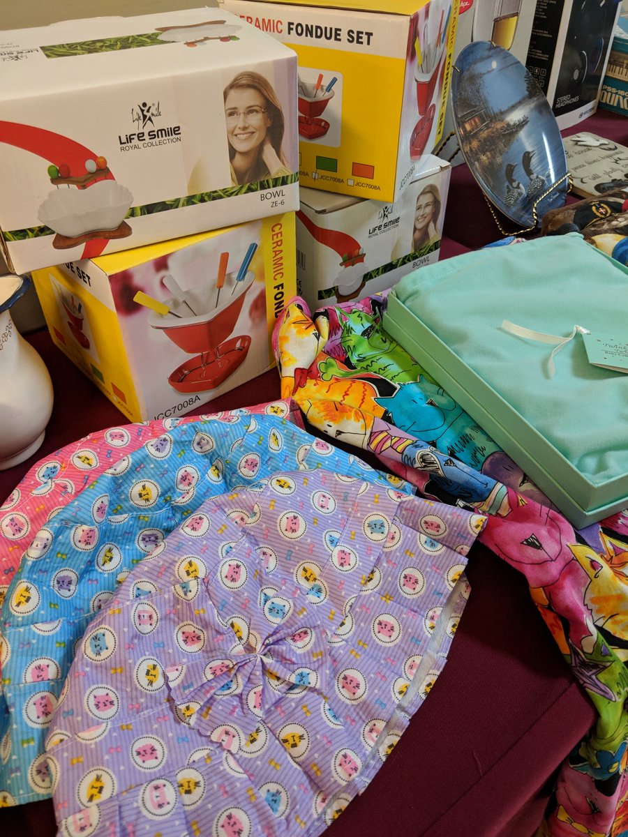 CarolynMLB's tweet photo. Come by @bideawhile this afternoon between 1 and 3pm for our Summer Open House! Free eats, bake sale, book sale, crafts, and more! https://t.co/7T3YGZWs3Q
