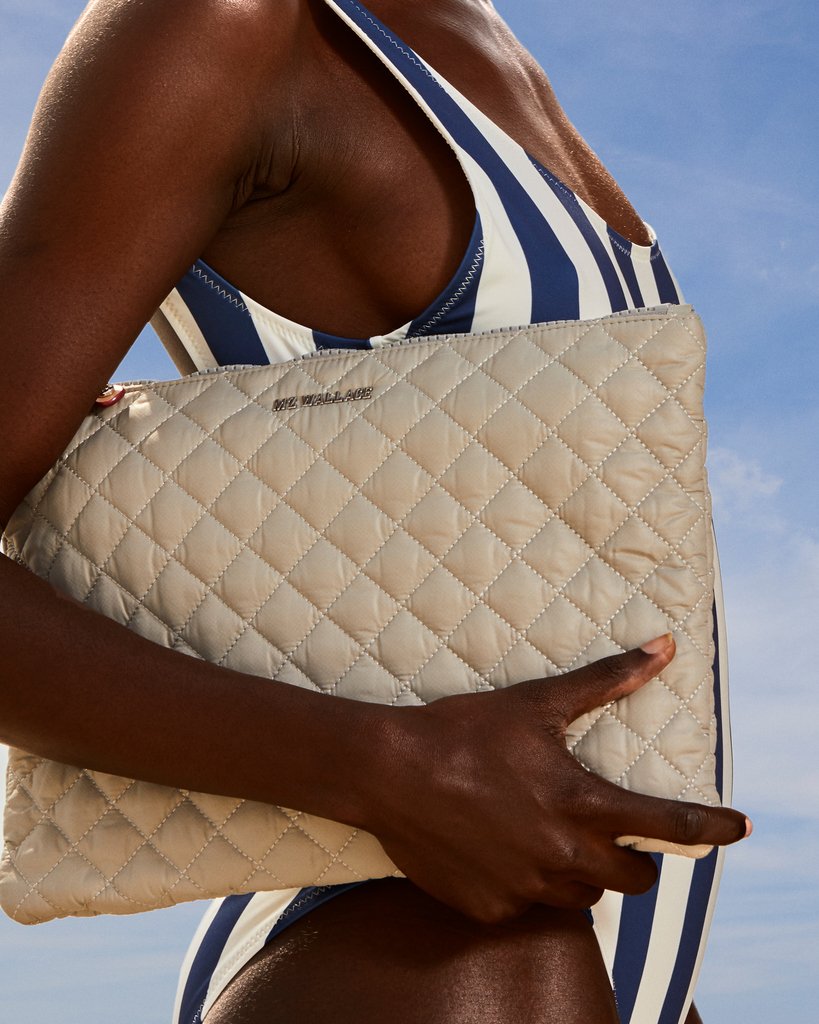 mzwallacenyc's tweet image. Say hello to our Metro Pouch: the new beach bag. mzw.lc/022518tw #FunctionalLuxury