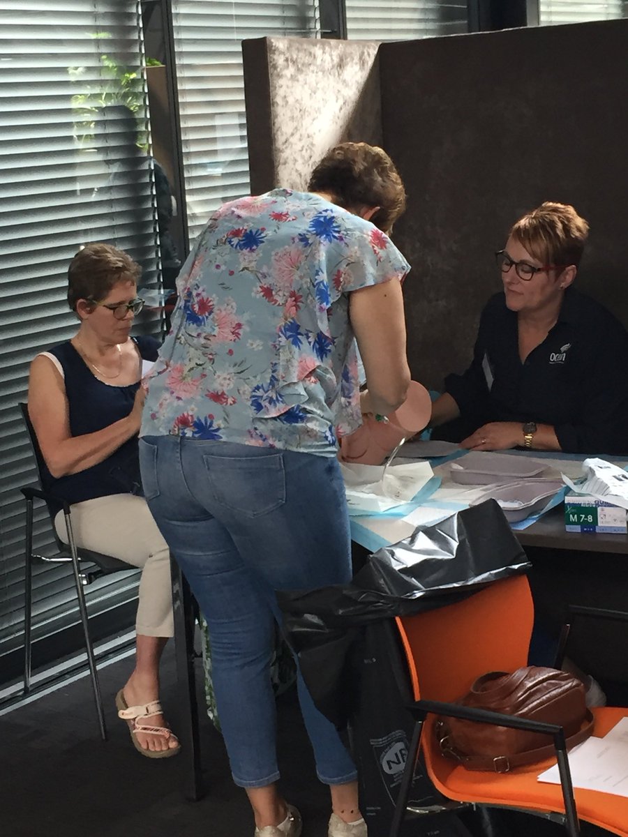 OCEAN_bv's tweet photo. Vandaag een mooie dag achter de rug op de skillsdag van Zorgzuster Nederland. Veel zelfstandige zorgprofessional hebben workshop en toetsingen gevolgd #zorgzuster https://t.co/YxaZ0BzoDS