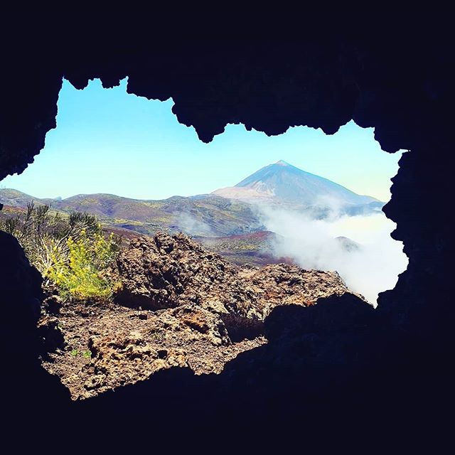 xelso's tweet photo. ¡Espectáculo Natural! 
#Echeide o #Echeyde es el nombre que daban los aborígenes guaches al #Teide #myvolcano 
#tenerife #elteide #marcoincomparable  👉   https://t.co/KeBeqxgNN8 Volcano Teide  ❤️ 3 https://t.co/TbonHaXWbK