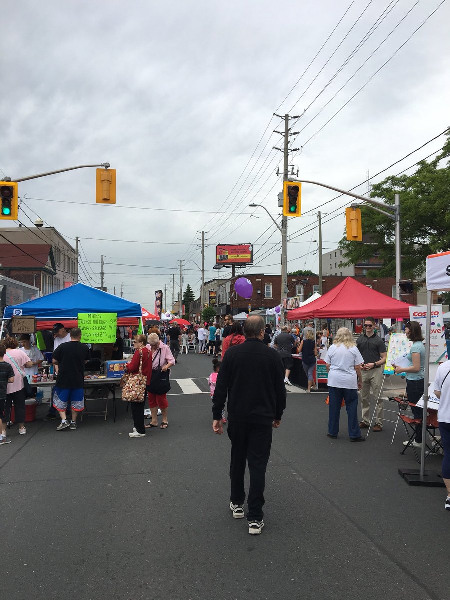BattellDentures's tweet photo. It’s a great day for Concession #StreetFest https://t.co/MEXd1s8RrS
