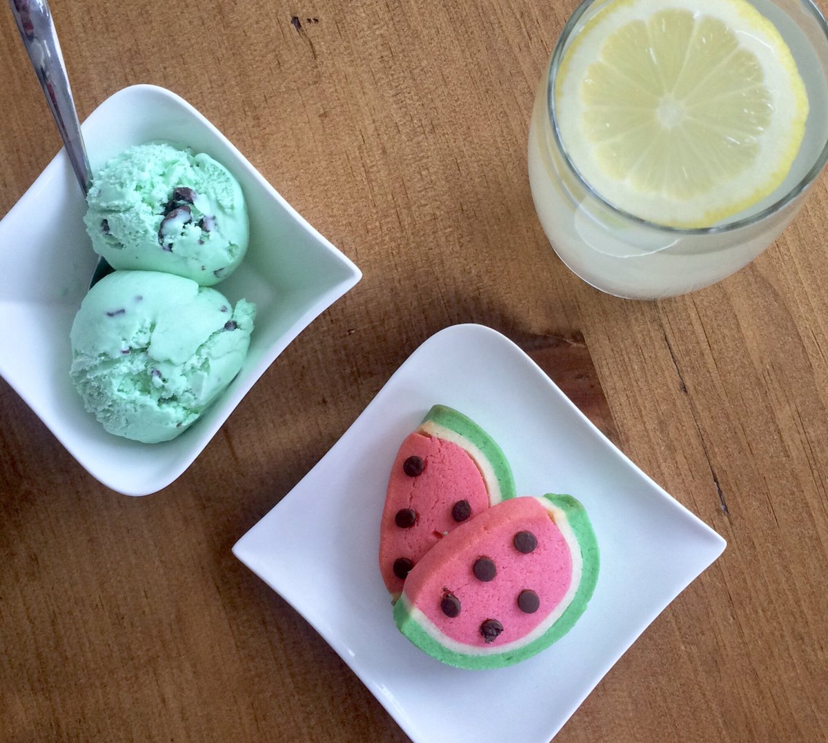 SweetsWilmot's tweet photo. Anyone looking for a SWEET way to start the weekend?  Pretty sure we can help with that :). 🍋 🍉 🍦#openuntil4pm #wilmotawesome #newhamburg https://t.co/GDnJHwq3WK