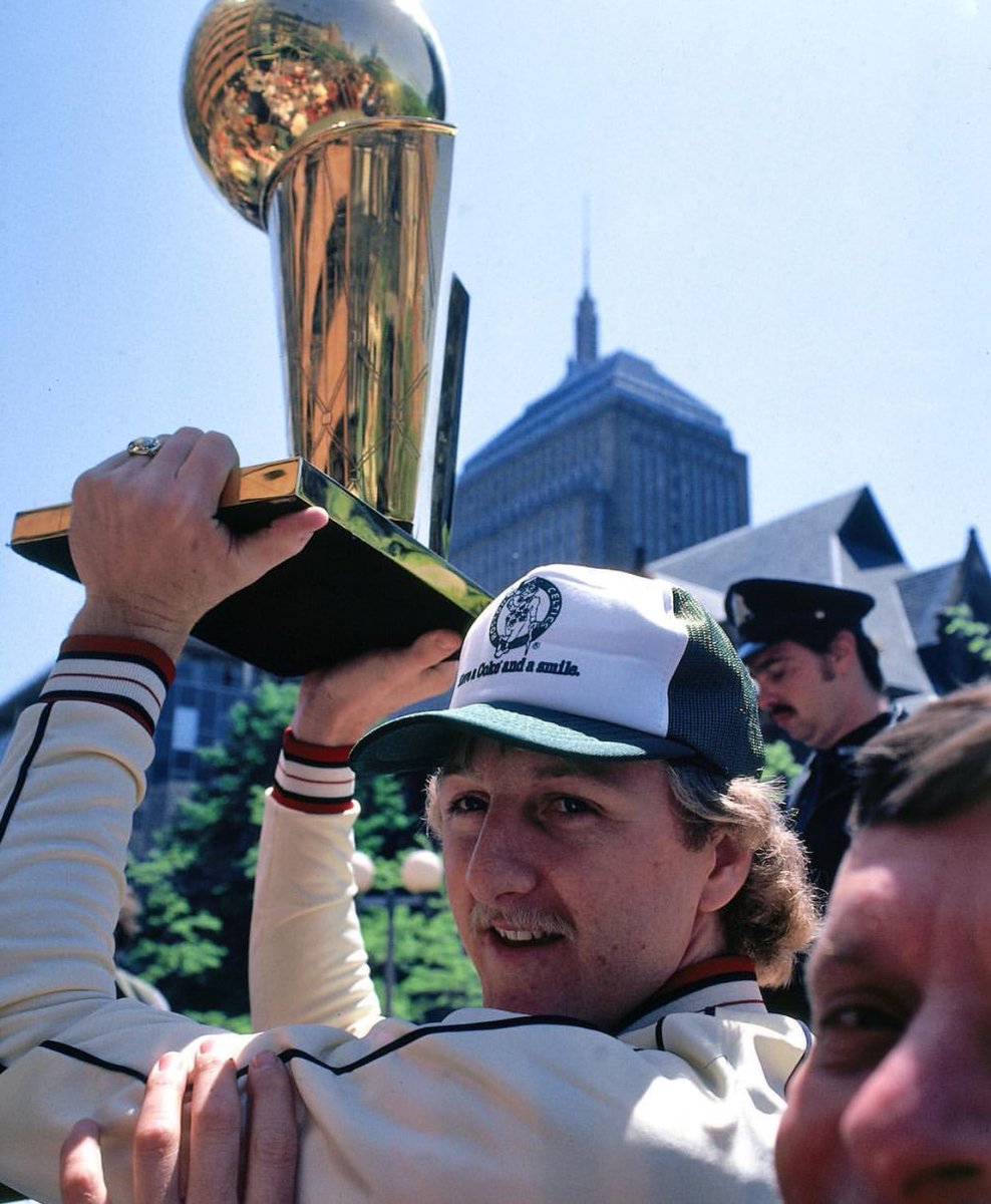 timelesssports_'s tweet photo. (1981) Larry Legend. 🏆 https://t.co/wS50mqosy2