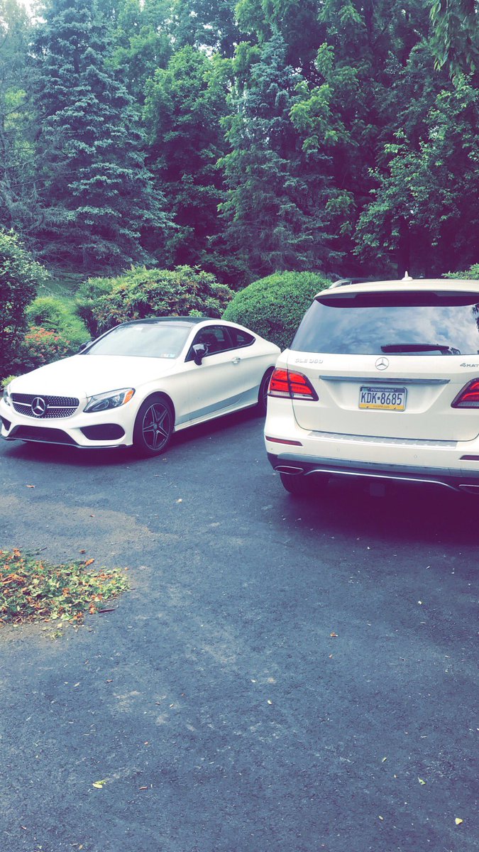 Cutta_Cal22's tweet photo. His an hers 💁🏻‍♂️😏🤷🏻‍♂️ https://t.co/4Y2hHnVdCG