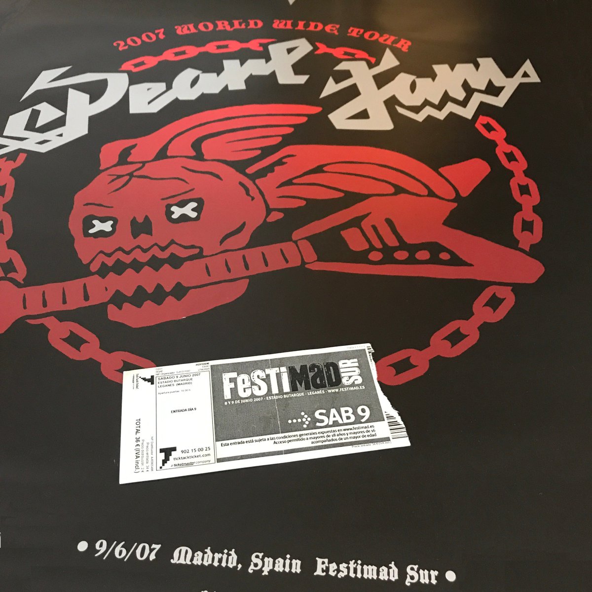 PearlJamSpain's tweet photo. Hoy se cumplen 11 años del concierto de @PearlJam en el Festimad. Y en poco más de un mes los tendremos en el @MadCoolFestival.
https://t.co/CFLZyAVeu3 https://t.co/oVPMojhibc