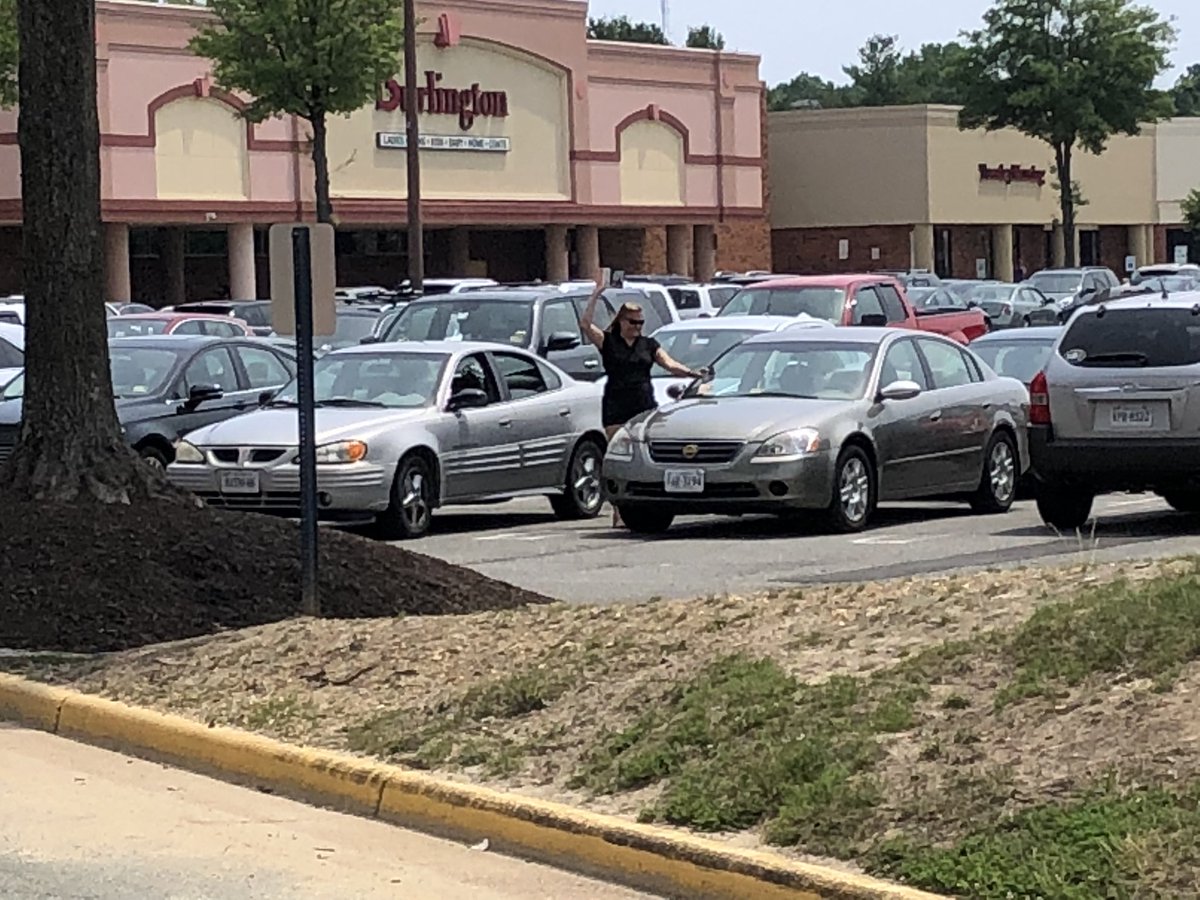 F_Bender's tweet image. Grand opening Neo Comm Midlothian!!  Flyering the lot, money machine, signage, staffing, we’re ready!!  @DCSouth_Pauline @FayeAirhart @JayMiglionico @Boost_Neocom @SPG_AJ @spgwmd @noe_barry @Eric_K_Wong