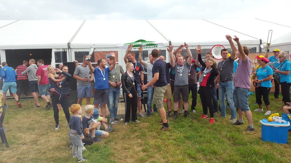 DrakenbootFrl's tweet photo. Wij feliciteren De Boer is (S)troef uit Kollum (Fries Kampioen Drakenbootvaren 2018)

Eerste prijs:  De Boer is (s)troef uit Kollum
Tweede prijs: De Bikkels uit Kootstertille
Derde prijs: De Stobbe uit Veenklooster https://t.co/3M2tjlmrUD
