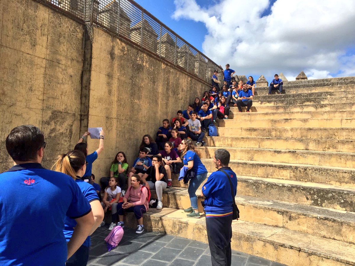 OJEMerida's tweet photo. Hoy estamos de visita cultural por Jerez, visitando a los compañeros de @ojejerez https://t.co/fIyneVgAiO