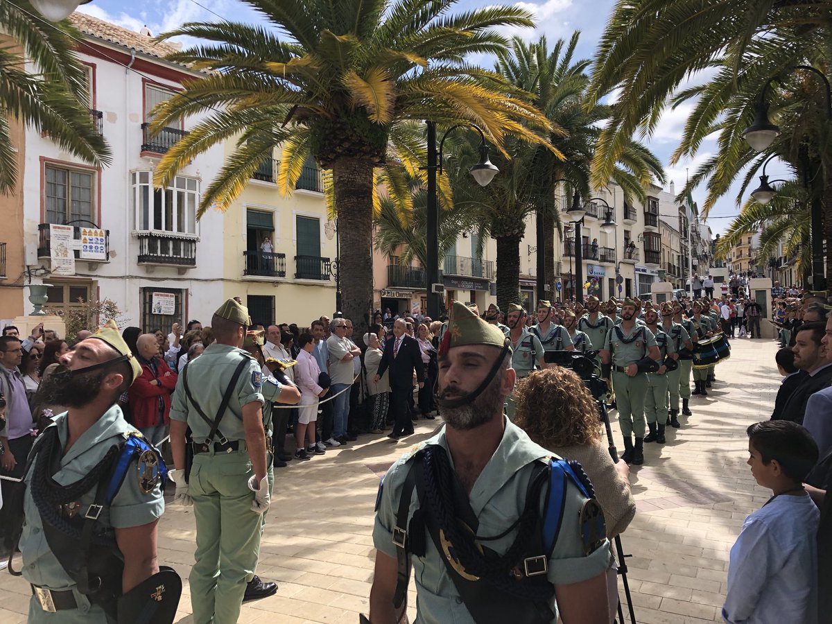 StoEntierro's tweet photo. Todo un honor haber podido acompañar a la Archicofradía del @DulceNombreArch en su 50 aniversario del primer acompañamiento de La Legión en su desfile procesional. Felicitamos al Dulce Nombre por la organización de los actos, por el trato recibido y por tan importante efeméride. https://t.co/wipNsWbgNR