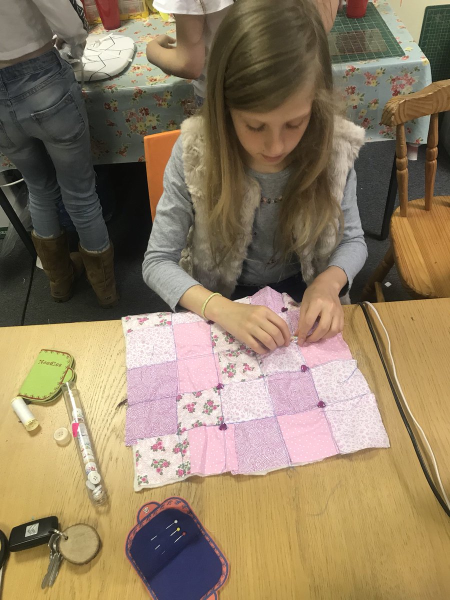 sewingkerrie's tweet image. 🌈🌈🌈Hi @Hobbycraft we have been super busy at @Hobbycraft_WVH  today. We love your #buttonobsession. What do you think of our #rainbow buttons? 💋💋💋