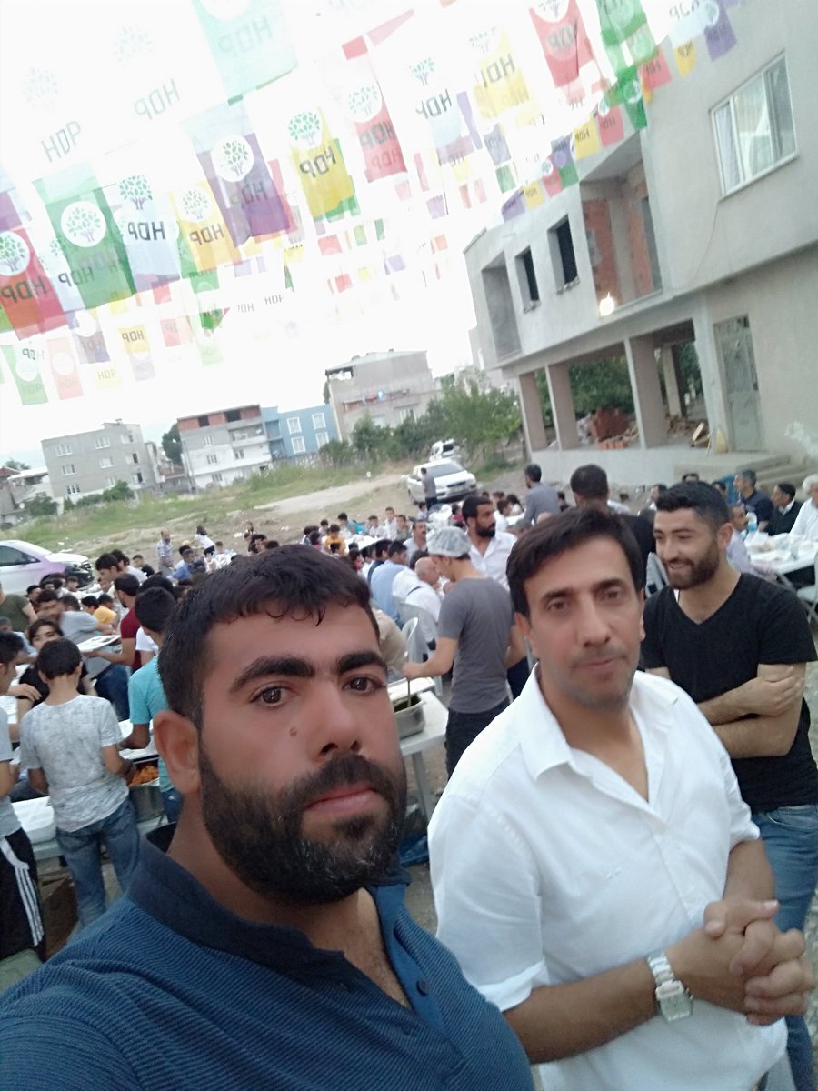 Bu öIü toprakIarın üstünde hiçbir şey öImek ve öIdürmek kadar koIay değiIdir. #SenleDeğişir 
#EmLıvırın
#EmDıkarın
#BirOyHDPyeBirOyDemşrtaşa #gürsugençleri