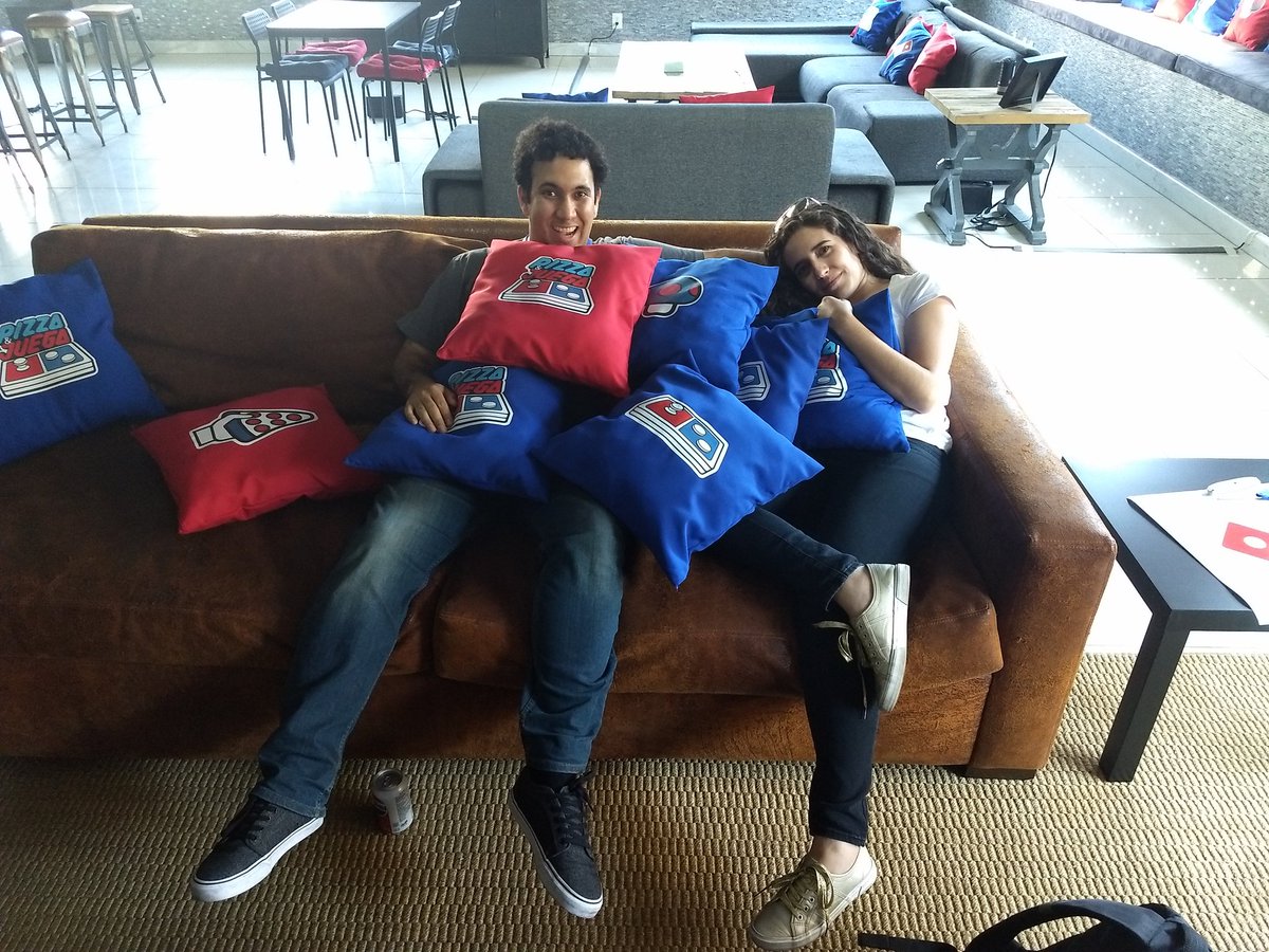 IGNLatam's tweet image. Pues ya llegamos a estrenar el loft especial de #DominosPizzaYJuega para #E32018