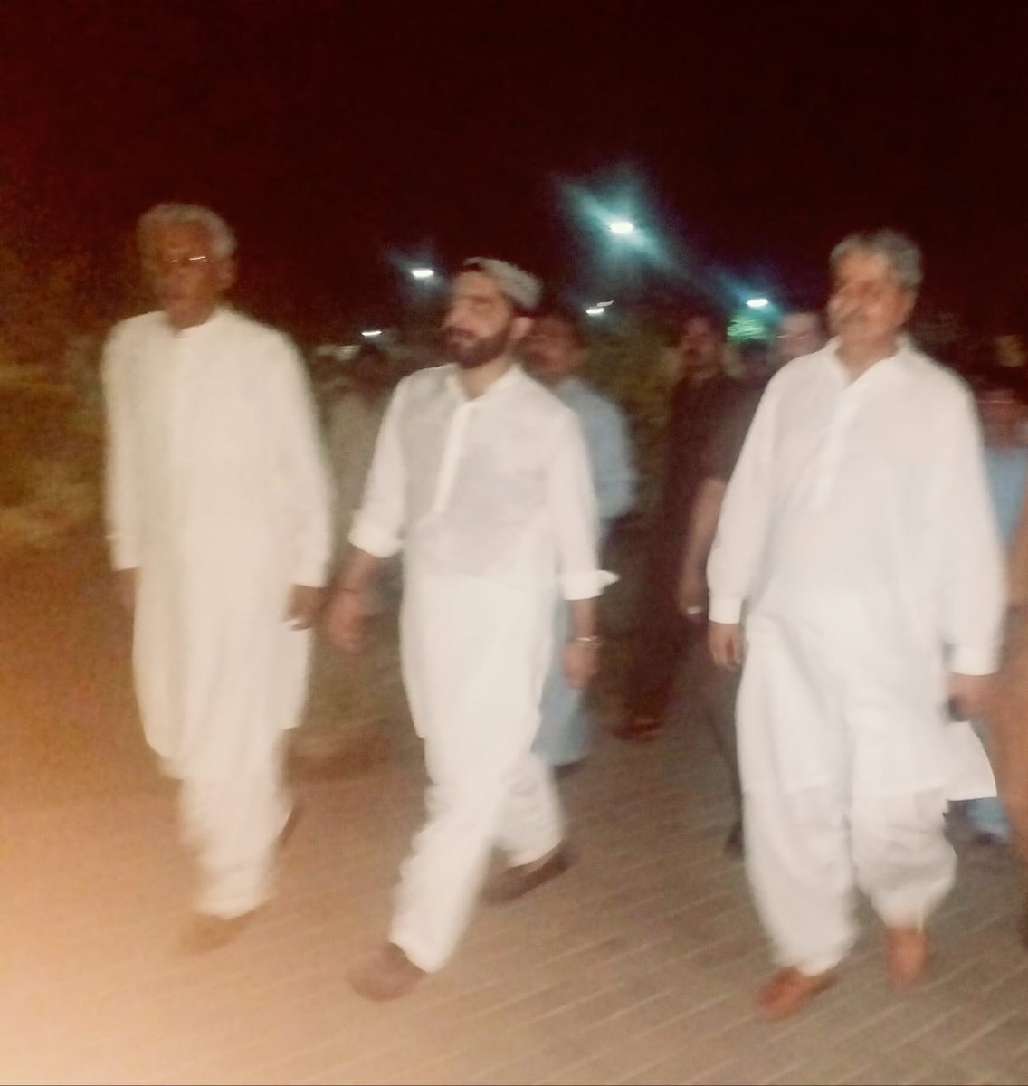 bhattijani1's tweet photo. Today Huge crowd @rawalsharjeel House Rahooki on 09-06-2018  for Iftar Dinner hosted by Our MPA Shahzada Sharjeel Inam Memon sb , @rawalsharjeel   sb  &amp; @zeeshan_r_memon sb for  the people of Ps 63. 
Jeay Bhutto Jeay Shahzada Sharjeel Inam Memon sb https://t.co/mGB8kvTee5