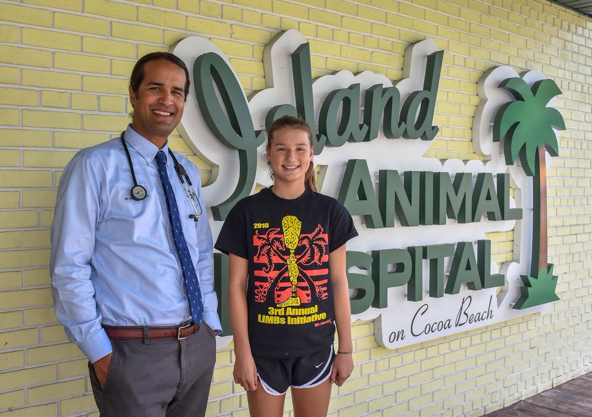 IslandAnimal321's tweet photo. Dr. Ballard with Cocoa Beach High Student Camille DeBoer. Camille is working with the #SatoProject to send leashes, harnesses, and collars down to #PuertoRico. To help, Island Animal Hospital on Cocoa Beach has the pictured basket to collect leashes and harnesses. #dogrescue https://t.co/GBDPvoEaVl