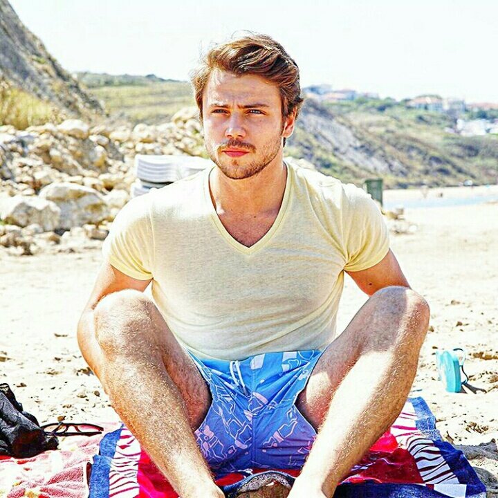 Elftti's tweet photo. Haydi fandom bastıralım daha sahura çok var 
HatrıBizdeSaklı YavBah https://t.co/yA8pNo13P4