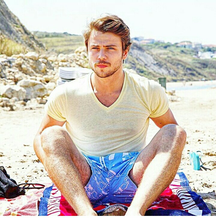 Elftti's tweet photo. Haydi fandom bastıralım daha sahura çok var 
HatrıBizdeSaklı YavBah https://t.co/yA8pNo13P4