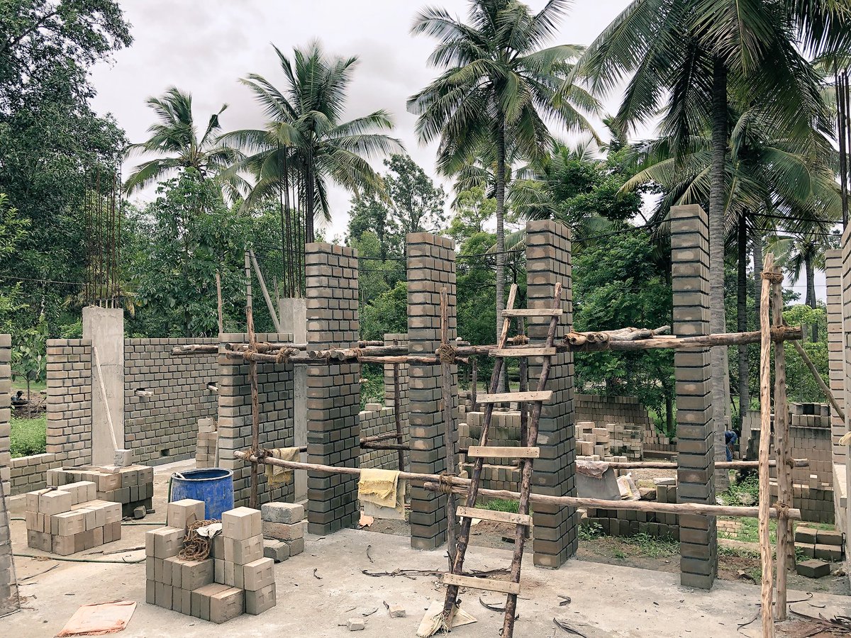 DRDESIGN's tweet photo. Buildings look better during construction #drdesign #mudblocks #drdesign #designmatters https://t.co/5V8ngxECt6