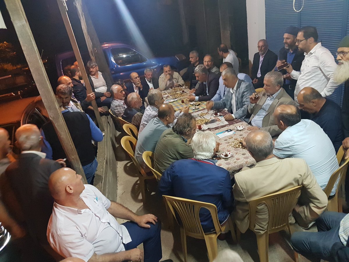 hiziralideniz61's tweet photo. Durmak Yok, Uyumak Yok, Dinlenmek Yok
Gecenin bir yarısı, saatler 24'ü geçti ama Of'un Fındıkoba Mahallesi sakinleri Vekilini yoğun bir kalabalıkla karşıladı. Dava bu olsa gerek, Reise destek bu olsa gerek. 
#VakitTrabzonVakti
#VakitOfVakti
#DurmakYokYolaDevam
#Hedef6 https://t.co/8wPBpPO107