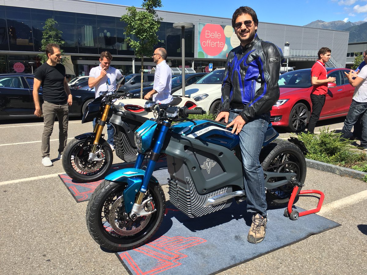 gremo_ch's tweet photo. Those #italianvolt #custom #ev #bikes are awesome!! To bad they aren’t street legal yet :-) https://t.co/QDle7Dxhx0