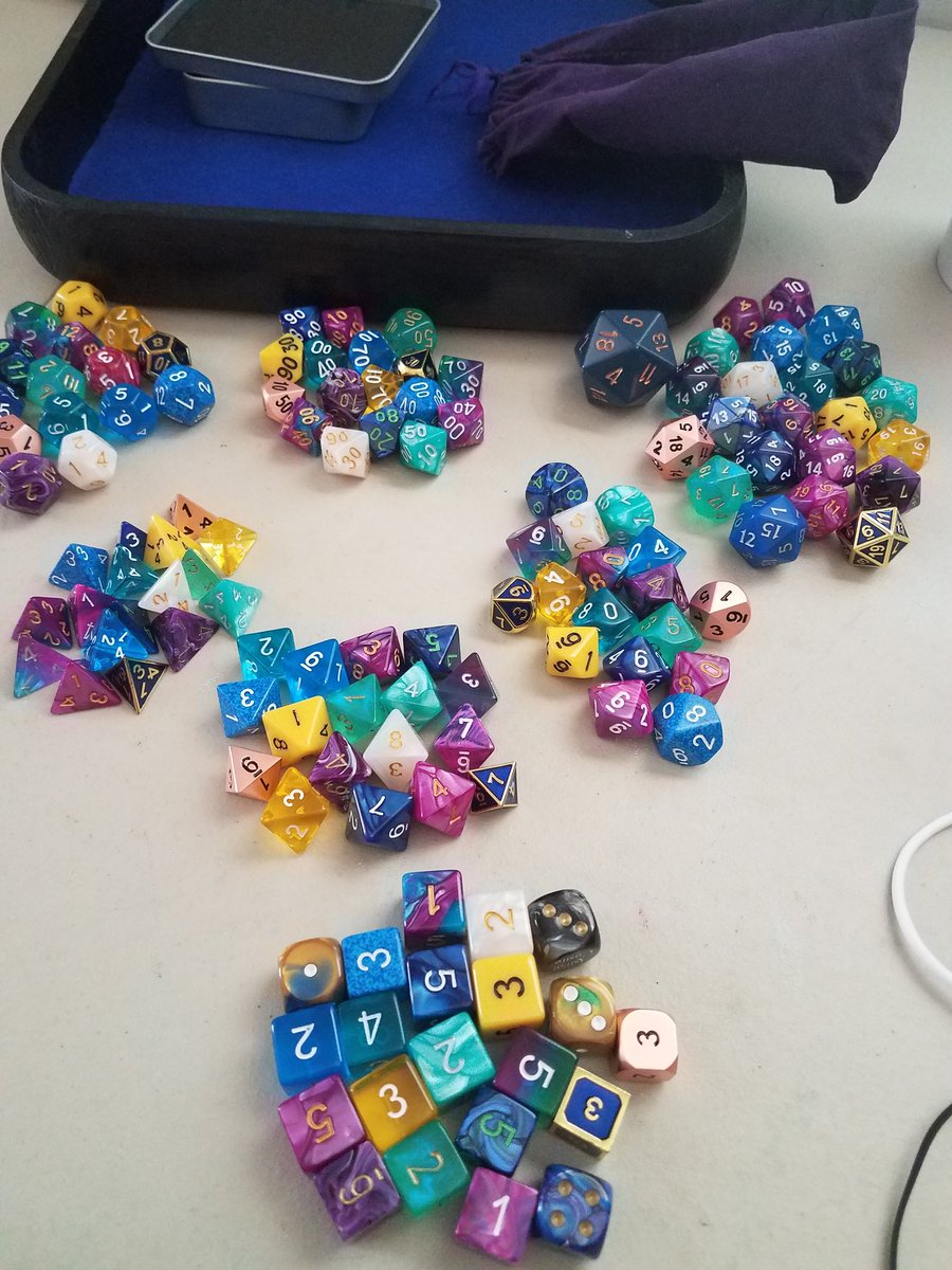 DandDDM's tweet photo. Look at all my diiiiiice #DnD https://t.co/IYrHB9fqz0
