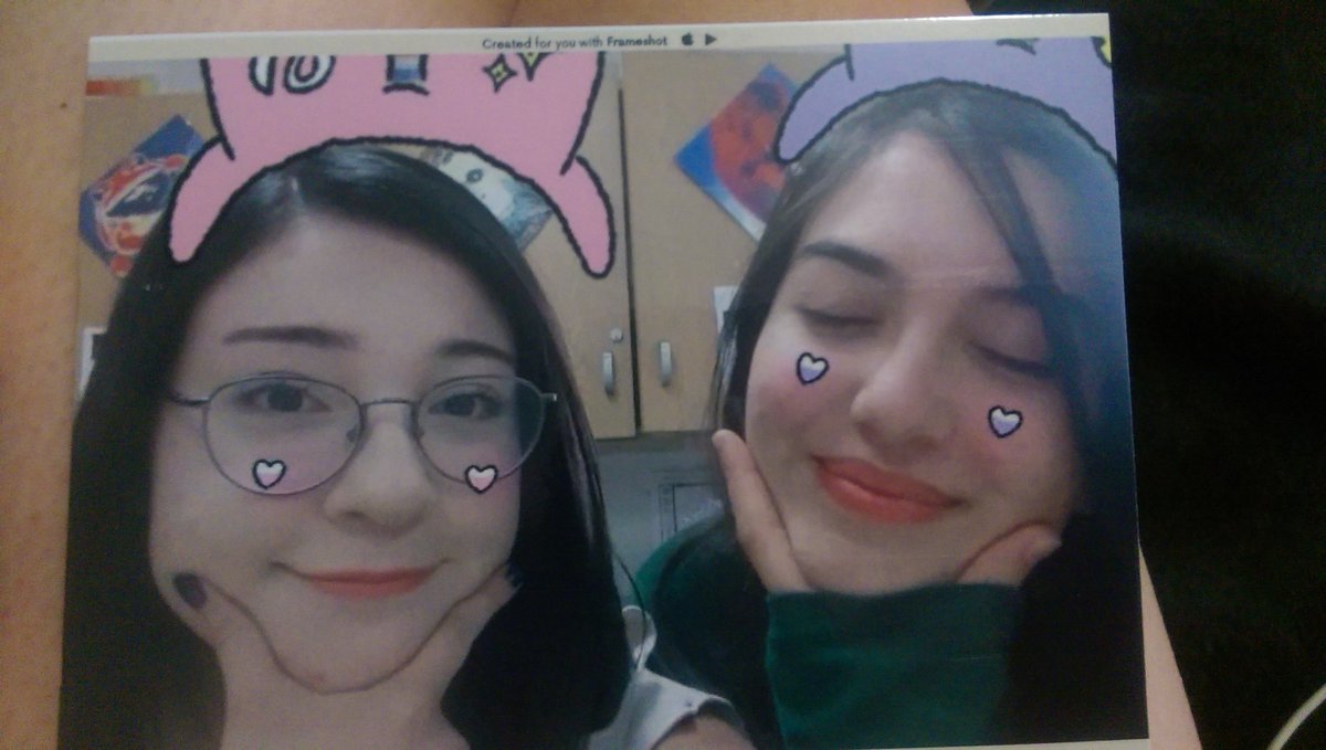worldwide_hand's tweet photo. YASS my pic just came in the mail today and it looks good. Damn we cute. Ima pin this on my bulletin along with the rest of my pics of my friends when I go to college ;-; @BusansChulo #Frameshot https://t.co/HaeZ4o3tE8