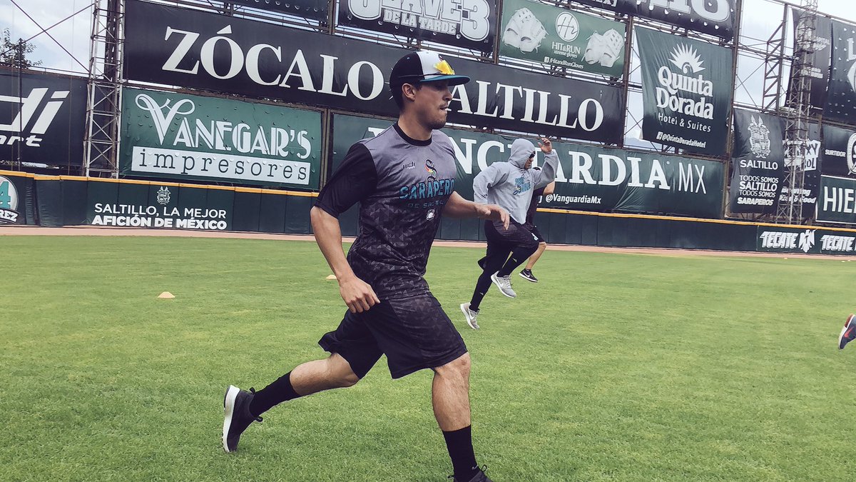 ClubSaraperos's tweet photo. El mexicoamericano Fernando Garza, la novedad en el campo de entrenamiento de Saraperos rumbo a segunda campaña de @LigaMexBeis https://t.co/QhXedzEbry