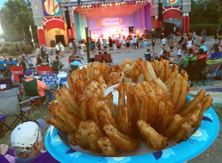 VisitSalina's tweet photo. @SHRiverFestival vibes!! ✌🏼☀️ #SHRF2018 #VisitSalina
•
•
📸: @olivia_johnson10, @cashhollistah, @peytonkavanagh, @jvimie https://t.co/8haV8wlTGm
