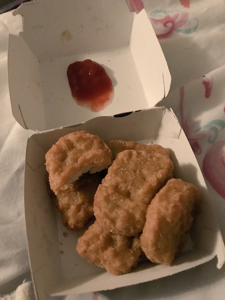 ChickNuggQueen's tweet photo. My sister was rating these nuggets and said they weren’t salty enough. Idk what’s going on there. Solid 7/10 apparently though. https://t.co/JmAkCu9Z9A