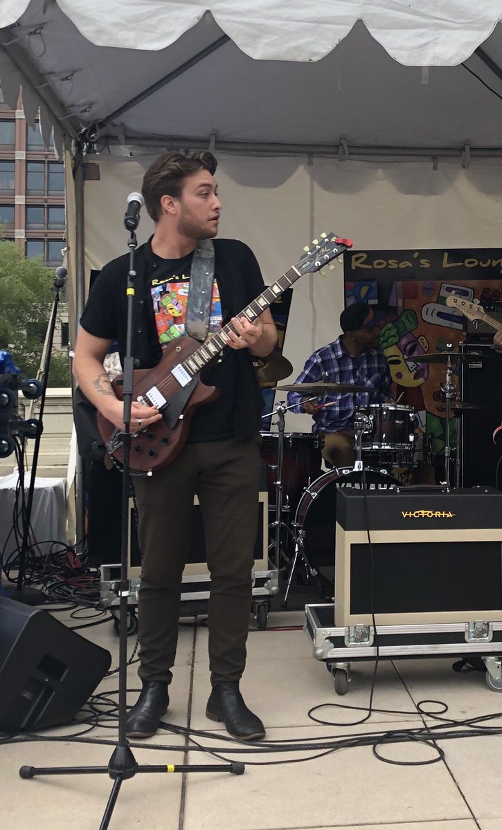 WillJacobsBand's tweet photo. Ready to bring #Chicago #blues to YOU, 9:30pm tonight @ArlingtonAle. It's Bluesfest weekend, come hang out with us!
.
#chicagoblues #chicagobluesfest #festival #livemusic #guitar #gibsonusa #fenderamp #monocases #windycity #willjacobs #arlingtonHeights @arlington.heights.living https://t.co/tjwafyXxsu
