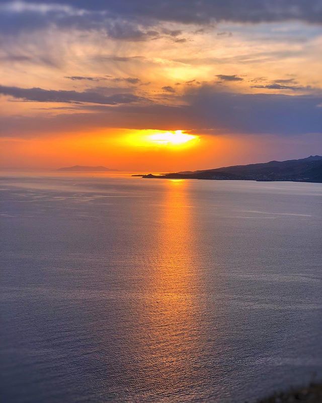 bpixel77's tweet photo. τοδες; .
.
.
.
.
#igtones #edgygrams #thefinestview #sunset #sunset_vision #sunset_hub #instasunsets #irox_skyline #twilightscapes #sunset_lovee #mykonosgreece #mykonos #mykonosdaily #unlimitedmykonos #ig_greece #wu_greece #reasonstovisitgreece #watchth… https://t.co/e7I53jNZNn https://t.co/rj9Mx4mGAe