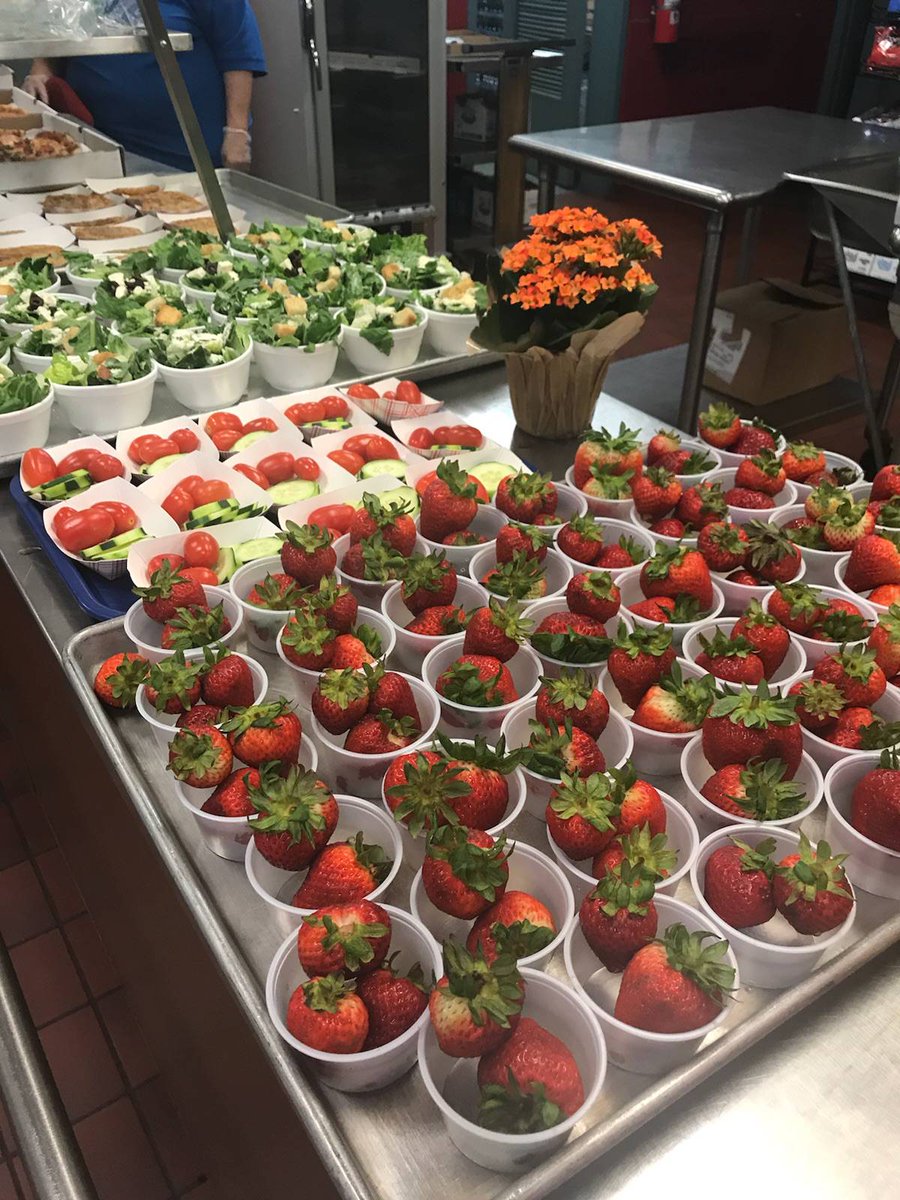 londonderry_dng's tweet image. No words needed for this beautiful display! @londonderry_lms #nofilterneeded #coloryourplate