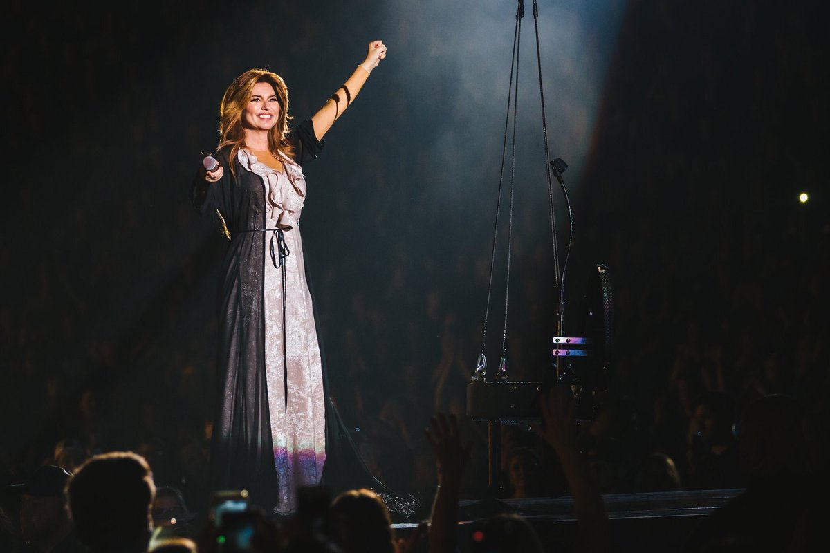crowdcontrolus's tweet image. Get your strut on to some Shania Twain! RT @ToyotaCenter: Tonight we welcome @ShaniaTwain to Houston!
 
Doors: 6:30pm
Show: 7:30pm
Tickets: goo.gl/MHMnAV