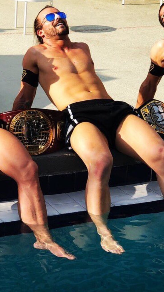 Cole2RubyHardyK's tweet photo. 🎶He's got legs 🎶
And he knows how to use them👊🏻
#DoubleKnee #ShiningWizard #SuperKick #Undisputed #BayBay 💛🤘🏻🖤 https://t.co/N5o5QS21kh