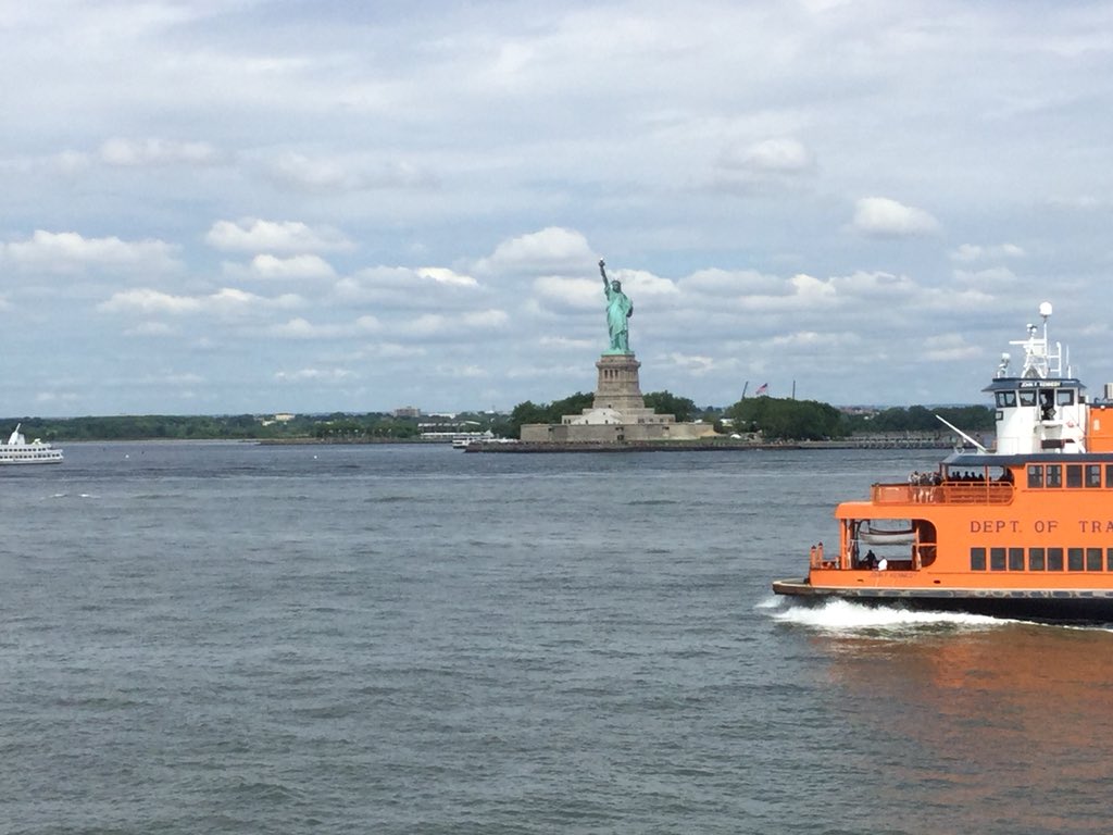 daveforester91's tweet photo. Réseau CFER à New York! Encore plus de photos. 😁😁🗽#cferpic https://t.co/SOQuFnGm5F