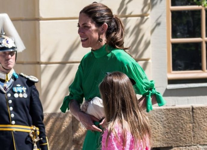 Mirror Royal On Twitter Swedish Royal Suffers Embarrassing